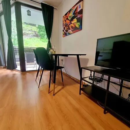 Five Apartment *