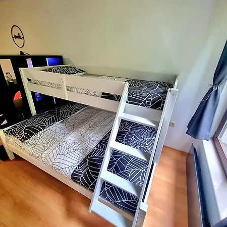 Five Apartment *